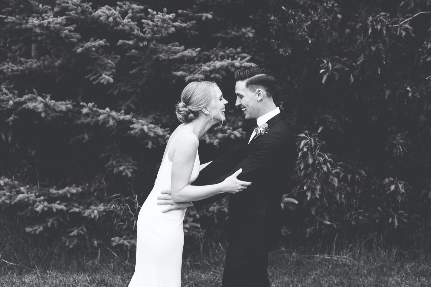 Bride and groom first look summer time