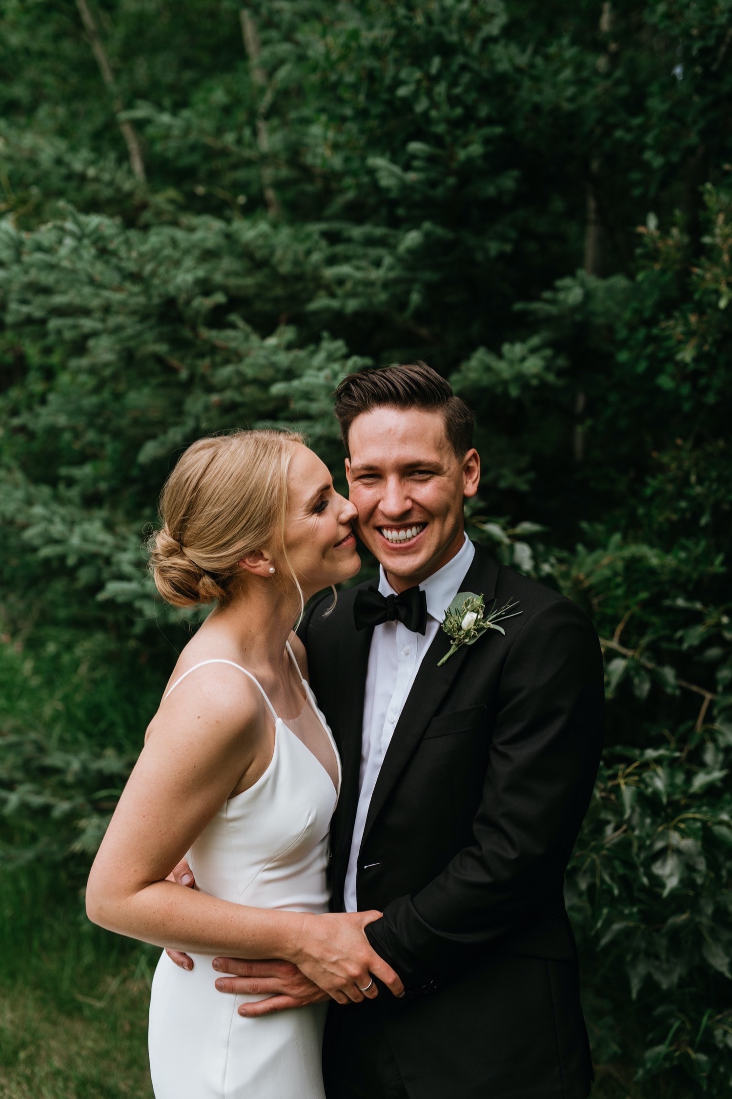 Bride and groom first look summer time